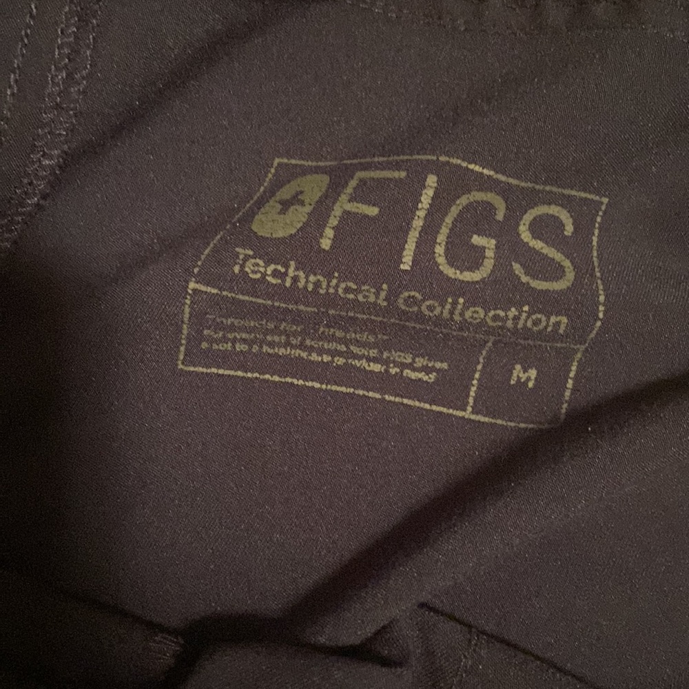 FIGS Kade Cargo Scrub Pants - Picture 3 of 5